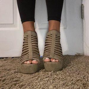 Charlotte Russe Tan Heel Size 8